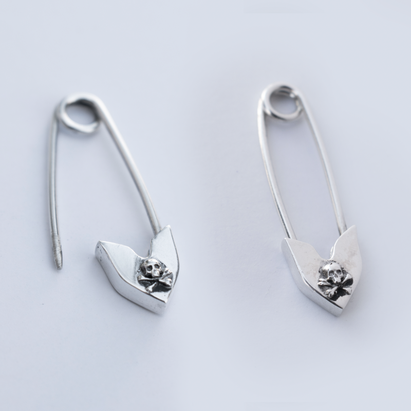 skull and cross bones safety pin earring